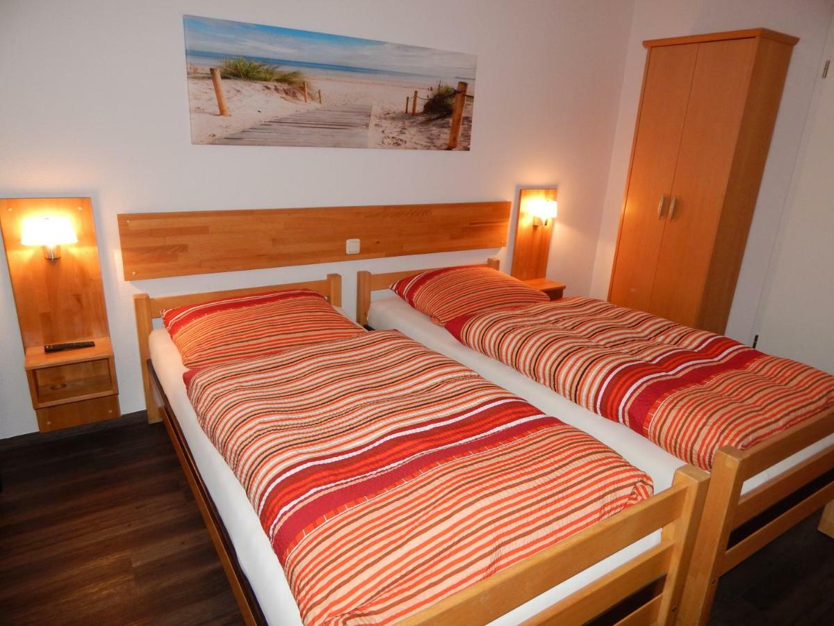 Pension Am Burgwall Wismar Exterior photo